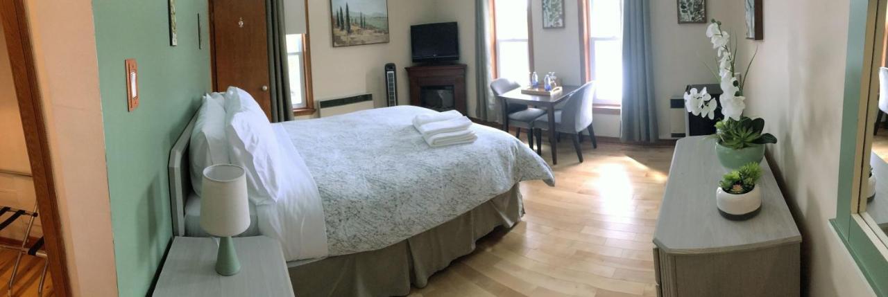 Auberge Clos-Joli Morin Heights Buitenkant foto
