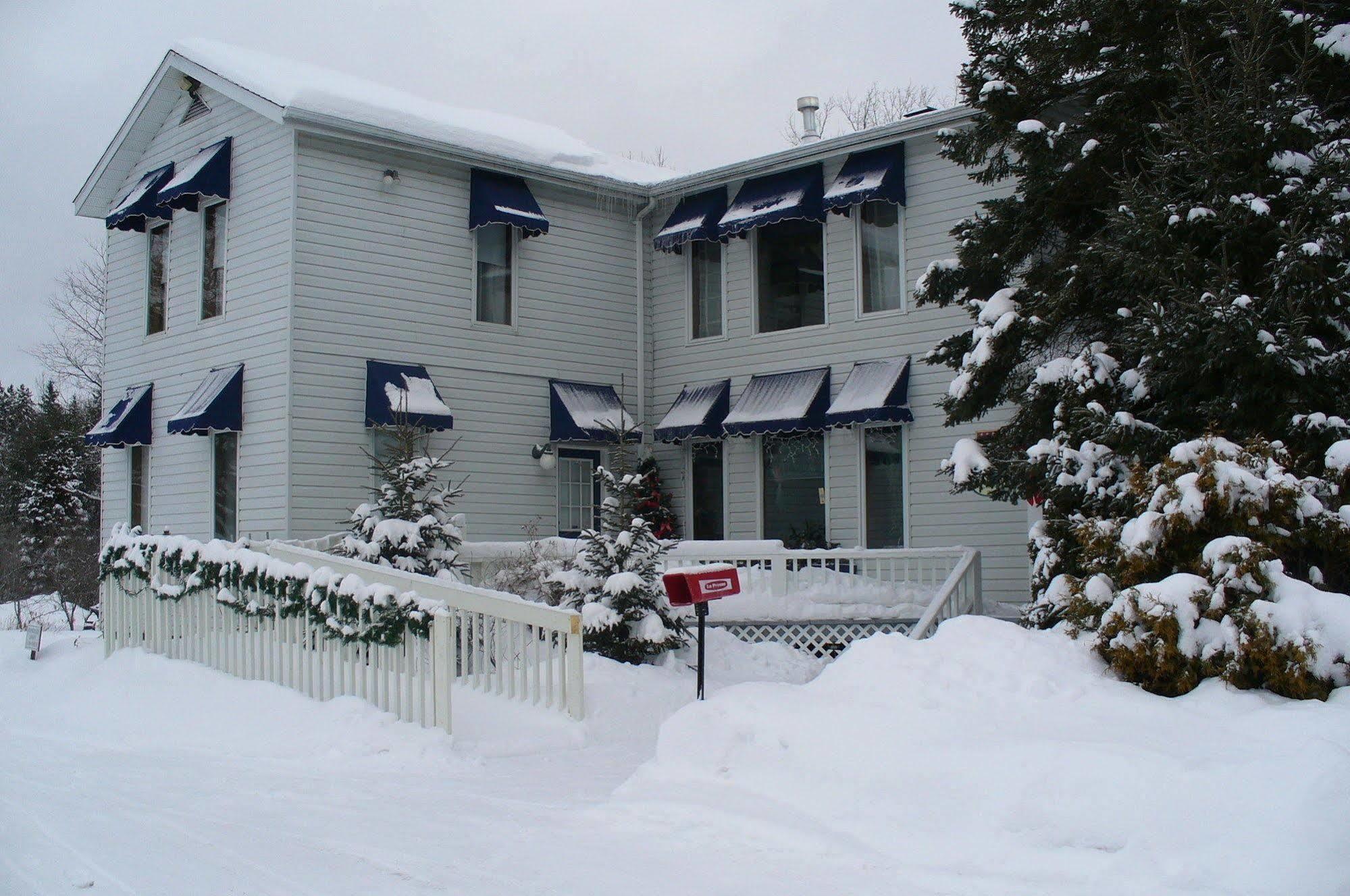Auberge Clos-Joli Morin Heights Buitenkant foto